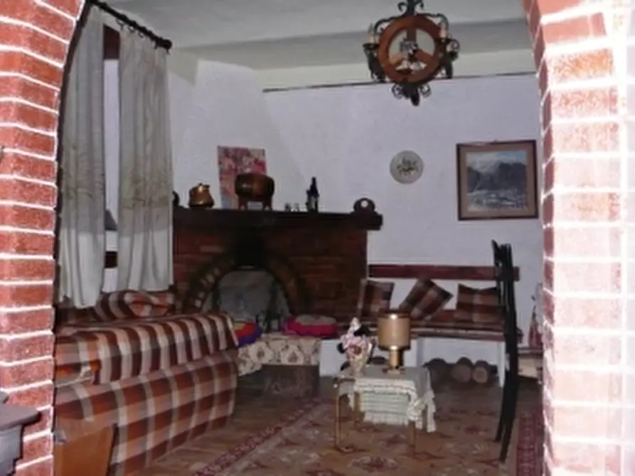 Immagine 8 di Porzione di casa in vendita  a Pareto