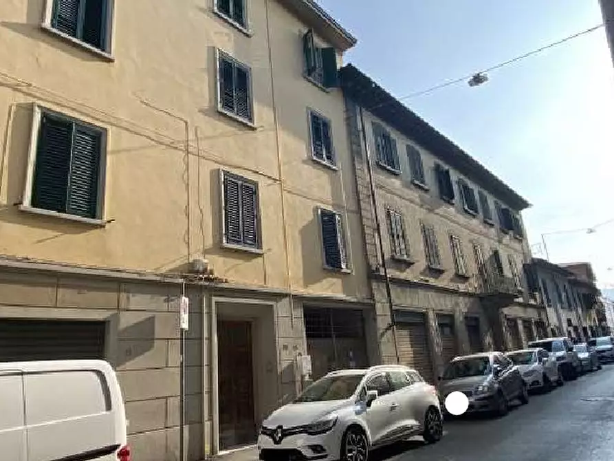Immagine 1 di Pentalocale in vendita  in Via Filippo Strozzi 78 a Prato