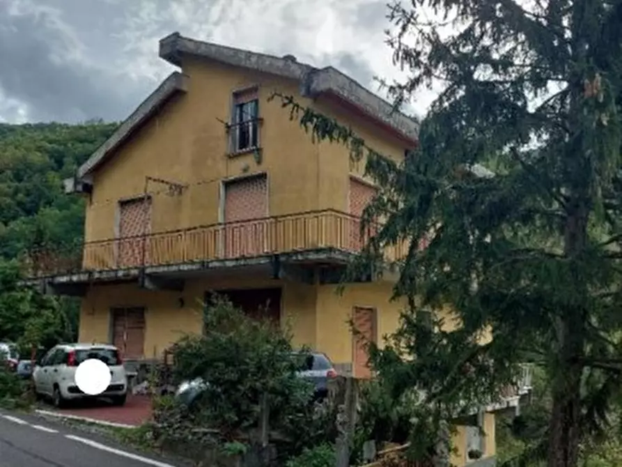 Immagine 1 di Mansarda in vendita  in Localita Isola di Borgonovo 27 a Mezzanego