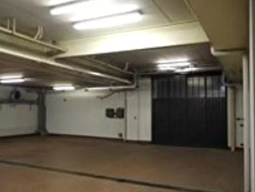 Immagine 6 di Palazzo in vendita  in Via Roccavione 15 a Cuneo