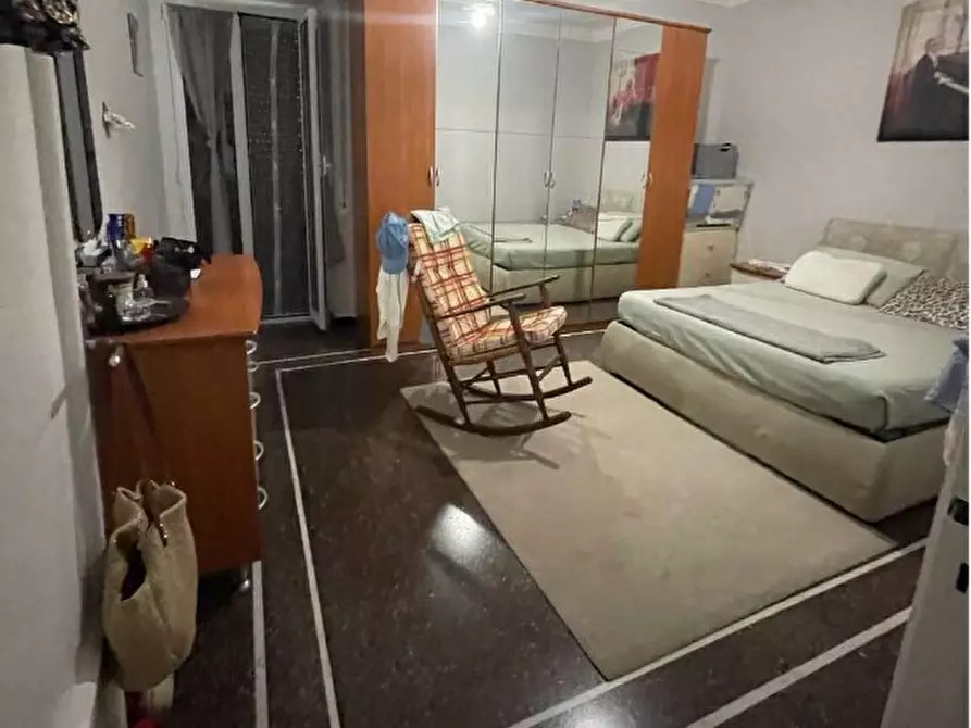 Immagine 5 di Pentalocale in vendita  in Via La Spezia 4 a Genova