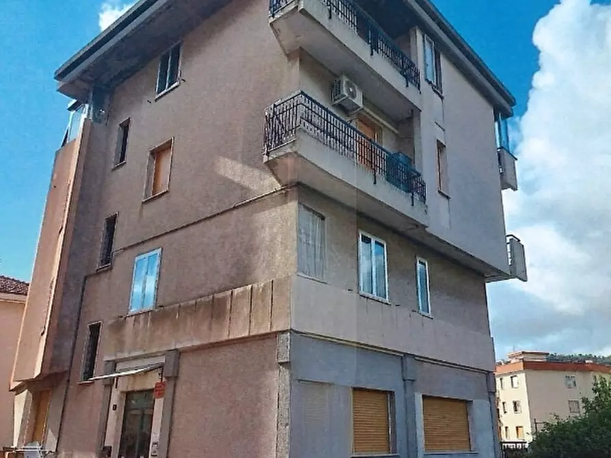 Immagine 1 di Bilocale in vendita  in Piazza Camillo Sbarbaro 16 a Spotorno