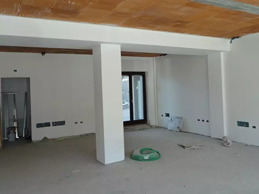 Immagine 3 di Locale commerciale in vendita  in Via Antonio Carle snc a Cuneo