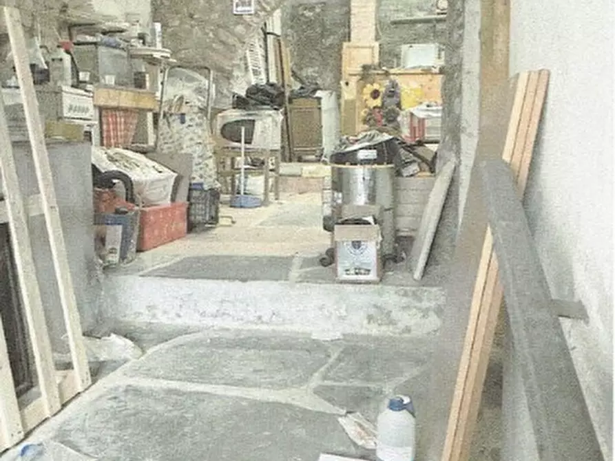 Immagine 4 di Magazzino in vendita  in Via Oratorio 3 a Caravonica