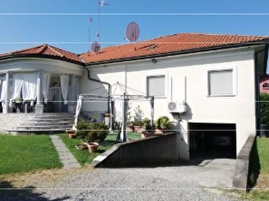 Immagine 1 di Villa in vendita  in Corso Italia 36 a Sizzano