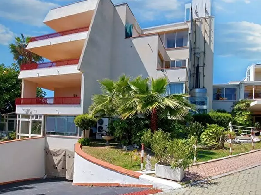 Immagine 1 di Albergo/B&B/Residence in vendita  in Strada Solaro 134 a San Remo