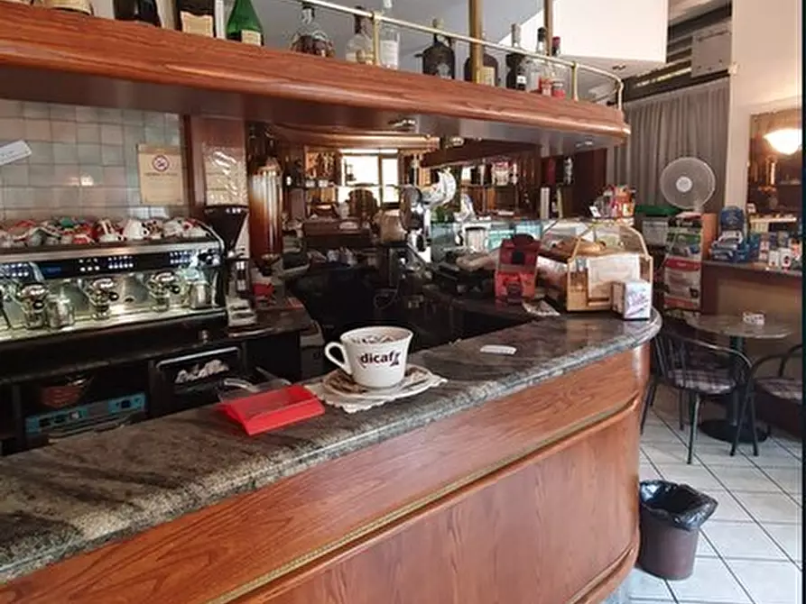 Immagine 4 di Locale commerciale in vendita  in Via Michele Amari 16 a Torino