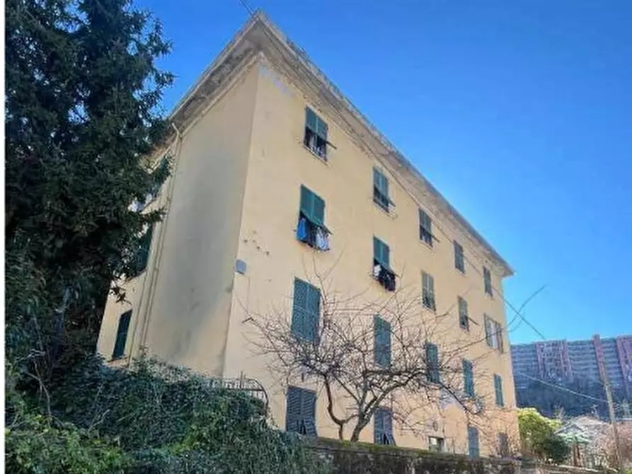 Immagine 1 di Pentalocale in vendita  in Via Carnia 57/8 a Genova
