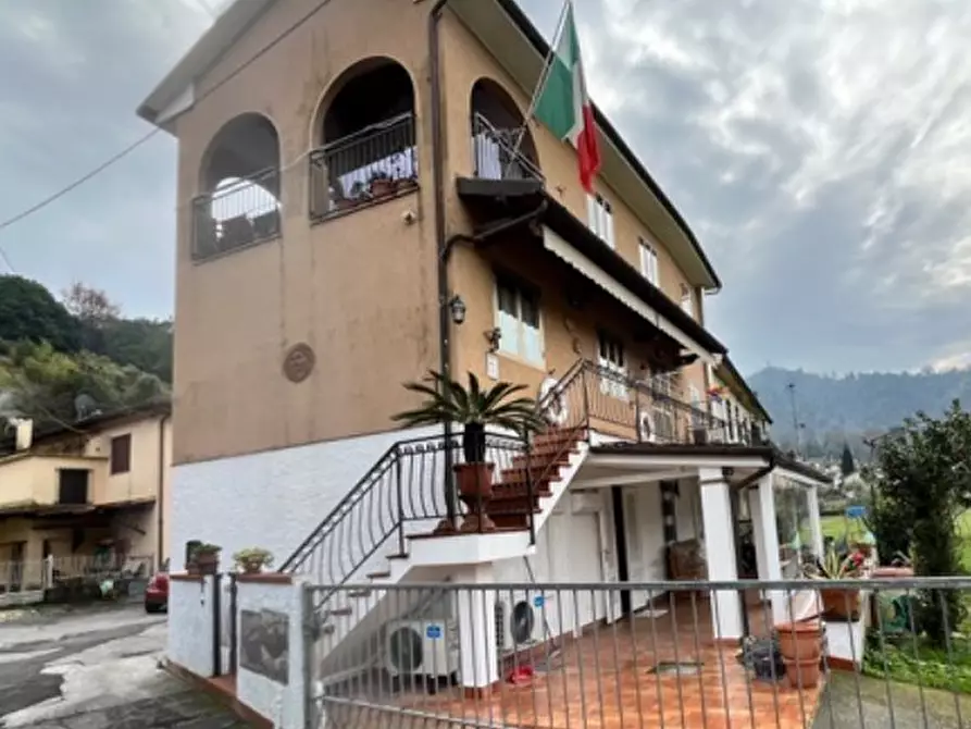 Immagine 1 di Quadrilocale in vendita  in Via Giovanni Maria Ghirlanda 71 a Camaiore