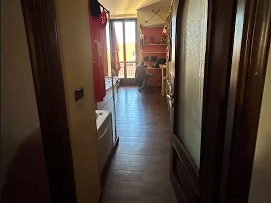 Immagine 11 di Pentalocale in vendita  in Via Parella 13 a Torino