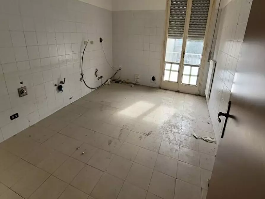 Immagine 3 di Pentalocale in vendita  in Via Ugo Foscolo 128/2 a La Spezia