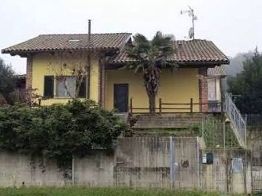 Immagine 1 di Villa in vendita  in Via Avvocato Sebastiano Filipello 12 a Castelnuovo Don Bosco