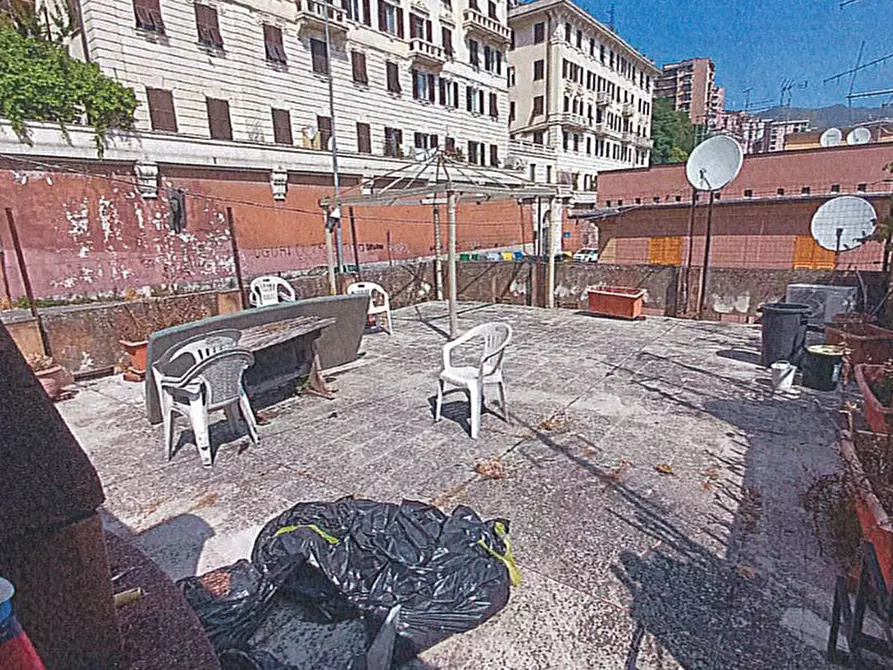 Immagine 7 di Pentalocale in vendita  in Salita Giovanni Meloni 3/15 a Genova