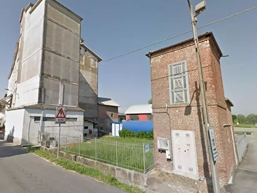 Immagine 3 di Attività artigianale in vendita  in Via Severino Casana 10 a Faule