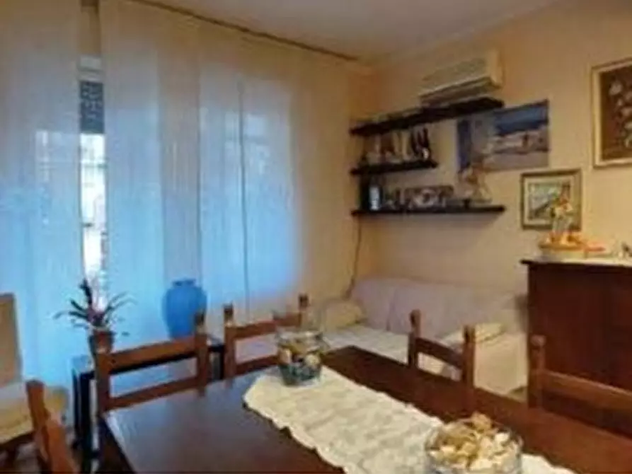 Immagine 7 di Pentalocale in vendita  in Via Fereggiano 30/7 a Genova