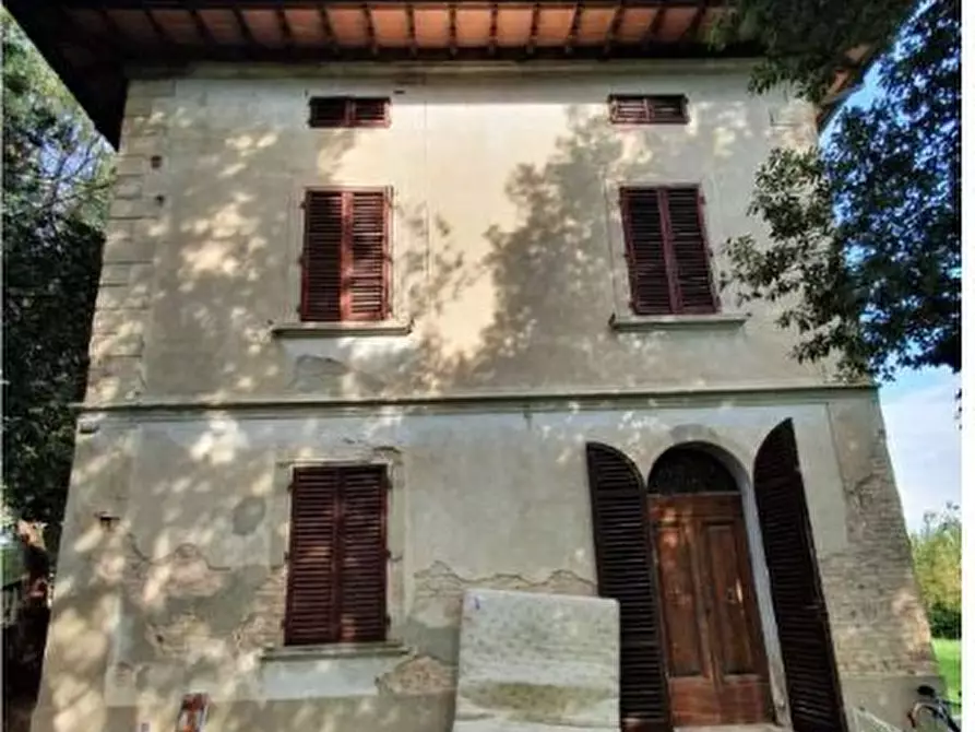 Immagine 1 di Villa in vendita  in Via O. Bacci 7 a Castelfiorentino
