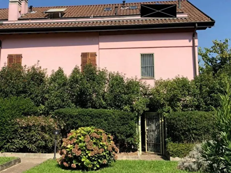 Immagine 1 di Villetta a schiera in vendita  in Via Settimo Milanese 25 a Milano