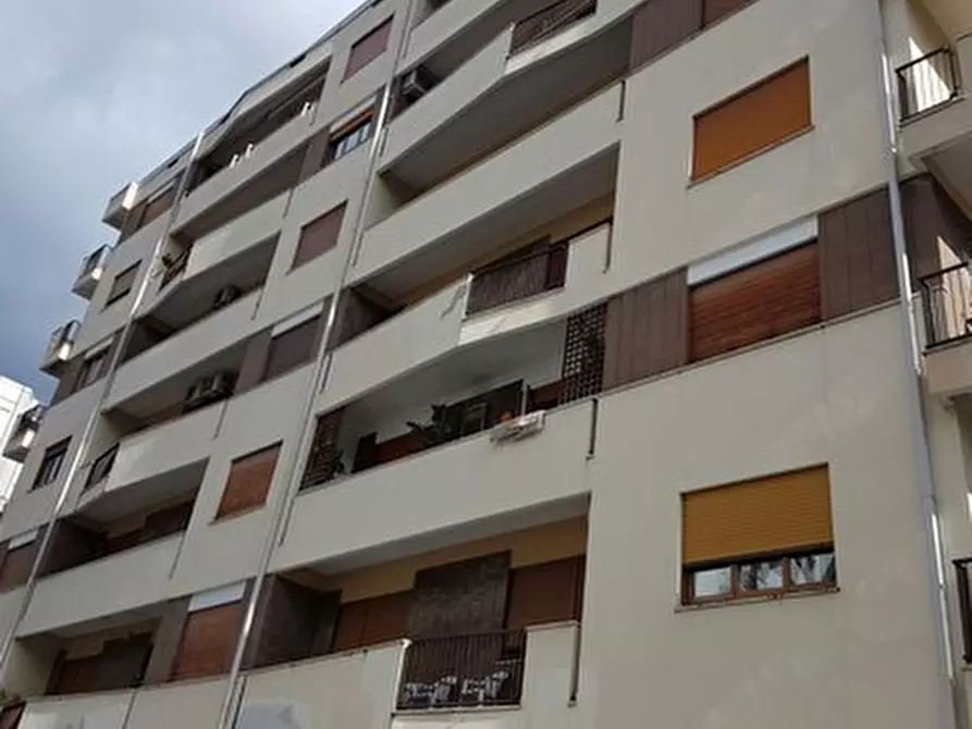 Immagine 1 di Pentalocale in vendita  in Viale Giovanni e Francesca Falcone 168 a Cosenza