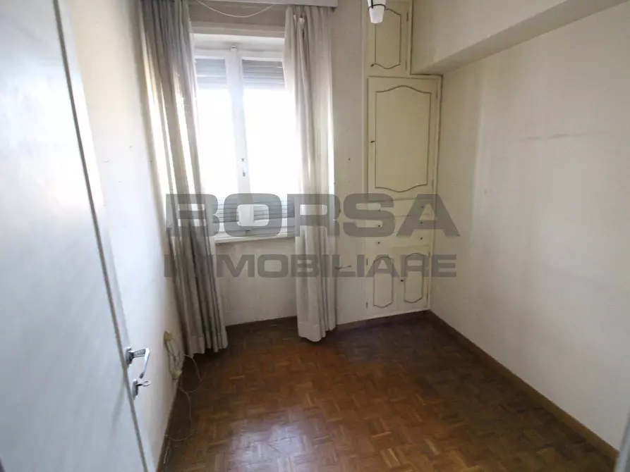 Immagine 11 di Pentalocale in vendita  in Via Montebello 27 a Livorno