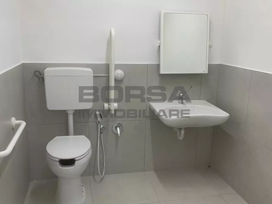 Immagine 3 di Capannone industriale in vendita  in Via Buontalenti 10 a Livorno