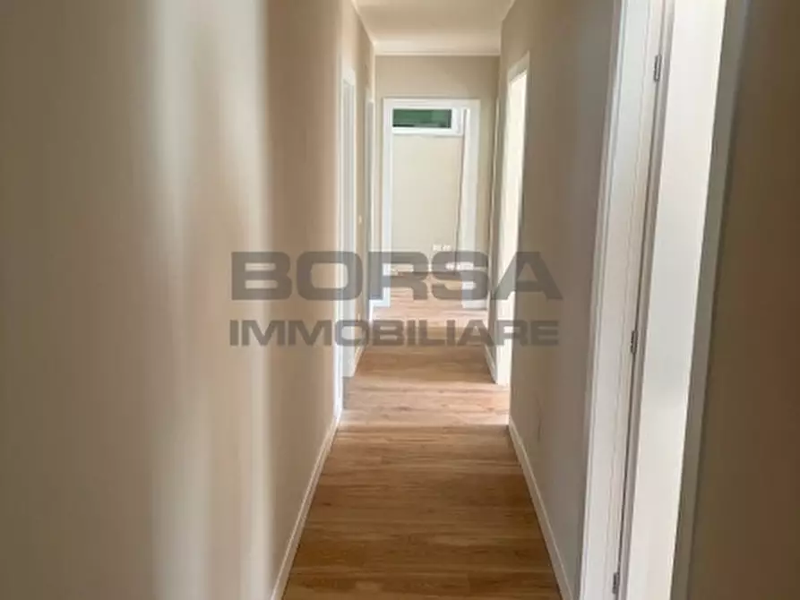 Immagine 10 di Pentalocale in vendita  in Via Baciocchi 2 a Livorno