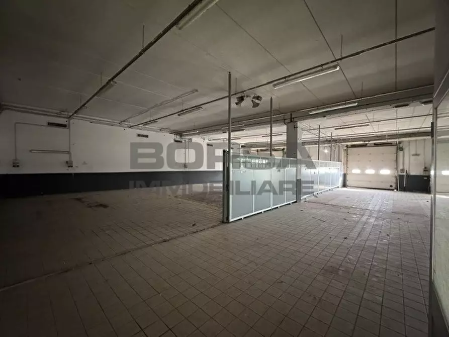 Immagine 11 di Showroom in affitto  in Via dei Ramai 2 a Livorno