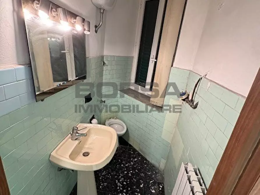 Immagine 9 di Ufficio in vendita  a Livorno