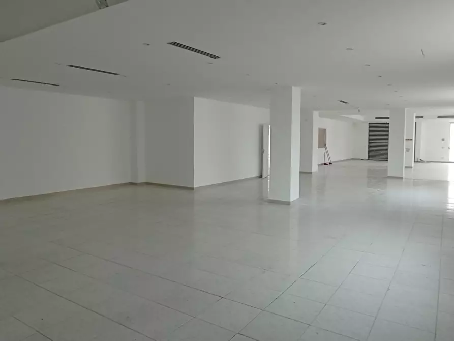 Immagine 1 di Locale commerciale in affitto  a Ragusa