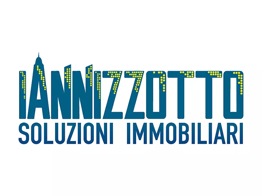 Immagine 11 di Locale commerciale in vendita  a Ragusa