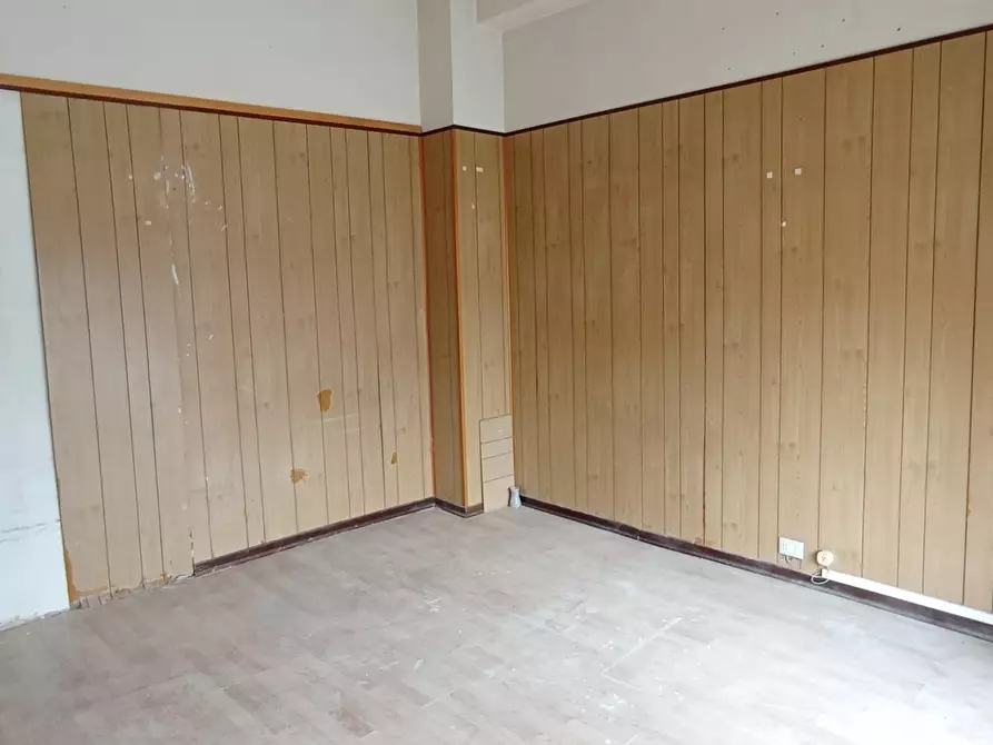 Immagine 3 di Locale commerciale in vendita  a Ragusa