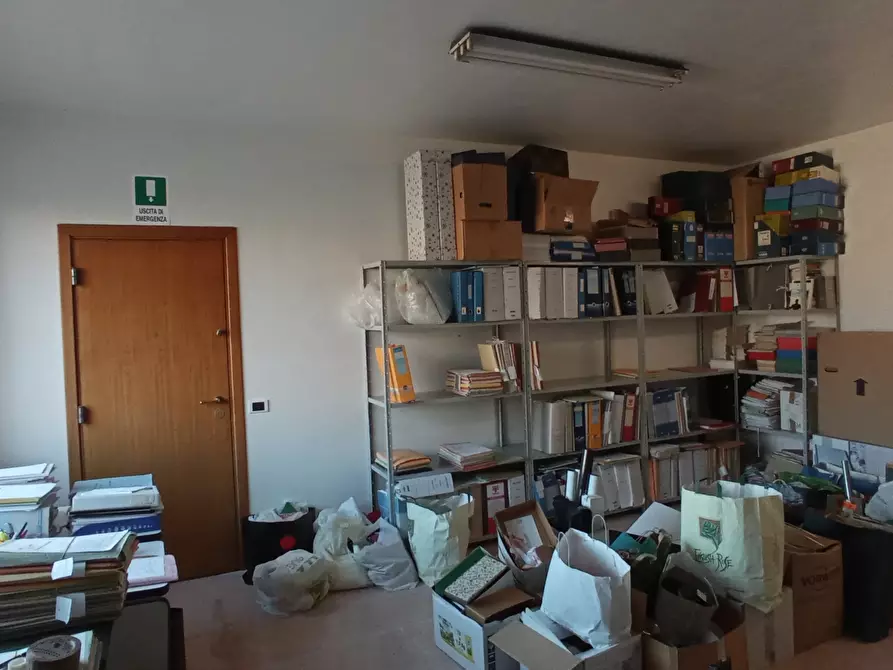 Immagine 10 di Ufficio in vendita  a Ragusa