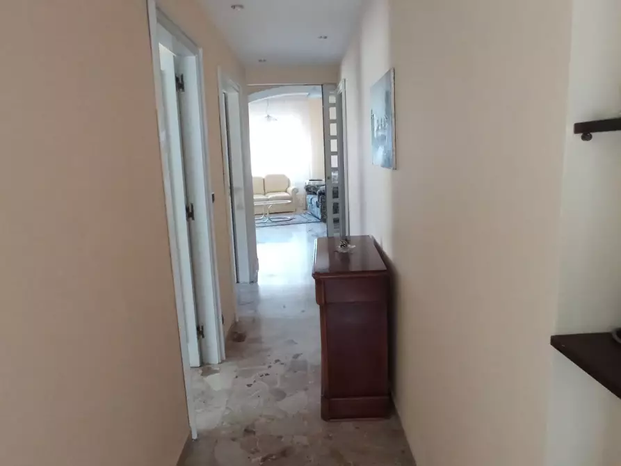 Immagine 11 di Pentalocale in vendita  a Ragusa