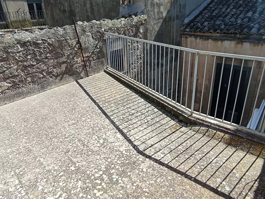 Immagine 17 di Pentalocale in vendita  a Ragusa