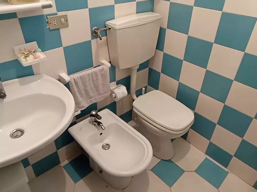 Immagine 13 di Casa indipendente in vendita  a Ragusa