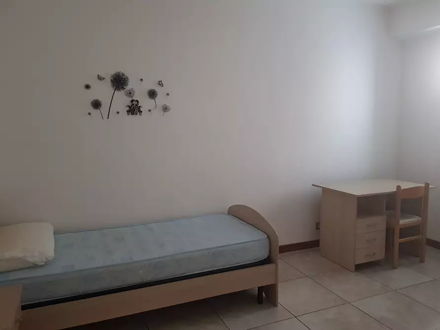 Immagine 9 di Trilocale in affitto  a Ragusa