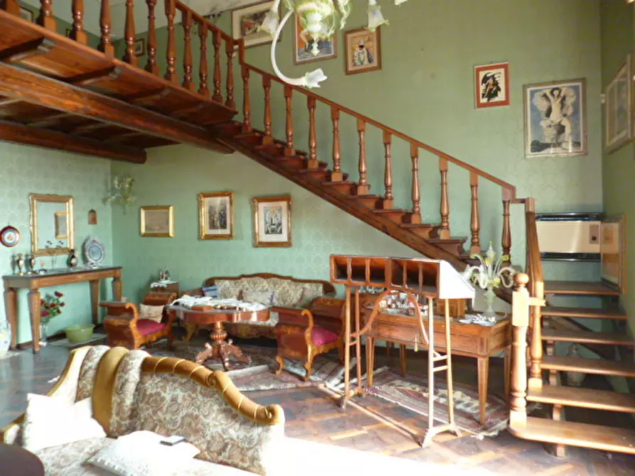 Immagine 3 di Pentalocale in vendita  a Ragusa