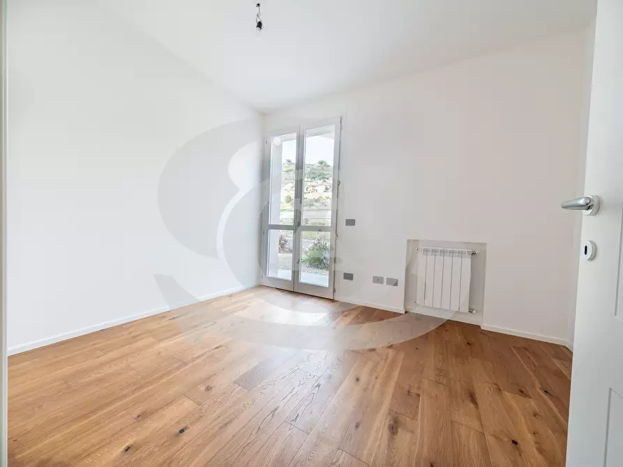 Immagine 9 di Quadrilocale in vendita  in Via degli Anemoni s.n.c. a Ospedaletti