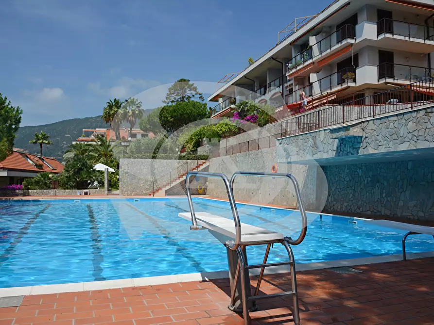 Immagine 28 di Monolocale in vendita  in Viale dei Pepi 13 a Ospedaletti