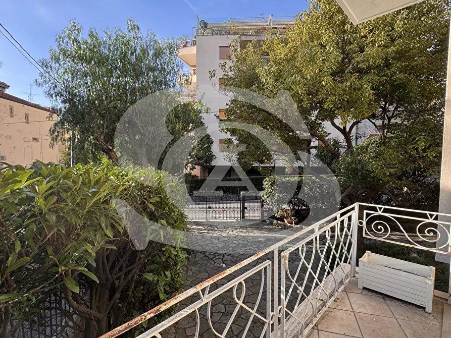 Immagine 14 di Quadrilocale in vendita  in Corso degli Inglesi 539 a San Remo