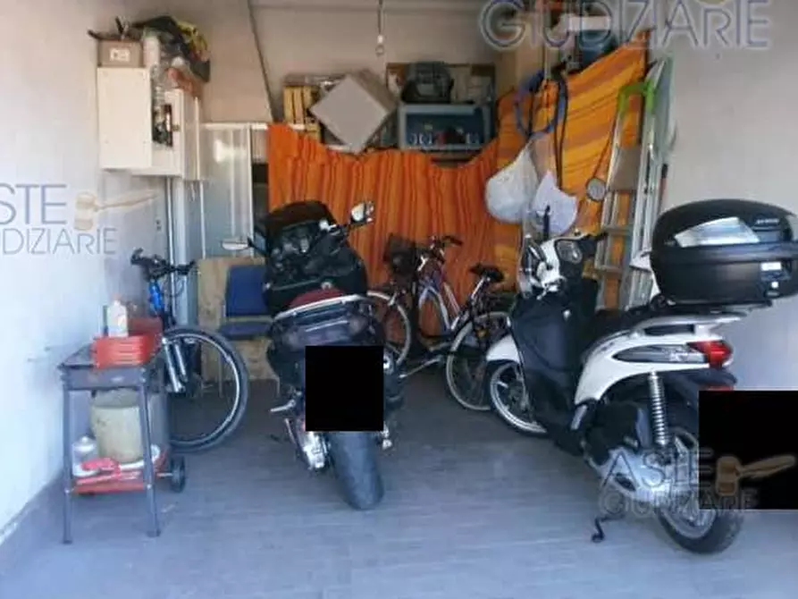 Immagine 2 di Garage in vendita  in Via Stradone Sala a Cesena