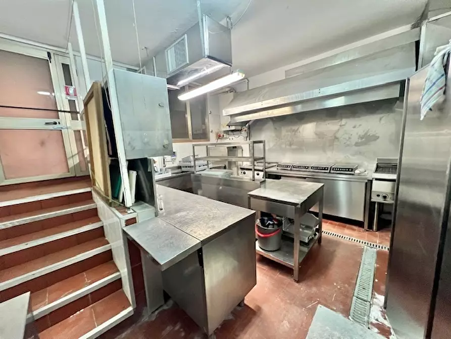 Immagine 30 di Locale commerciale in vendita  a Bertinoro