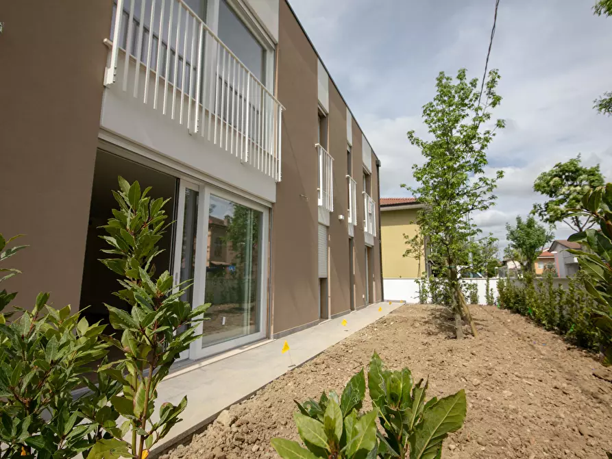 Immagine 48 di Quadrilocale in vendita  in Via L. C. Farini 291 a Cesena