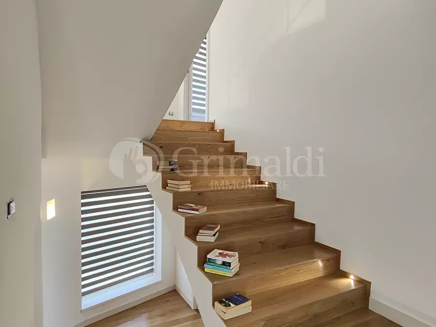 Immagine 44 di Villa in vendita  a Anzio