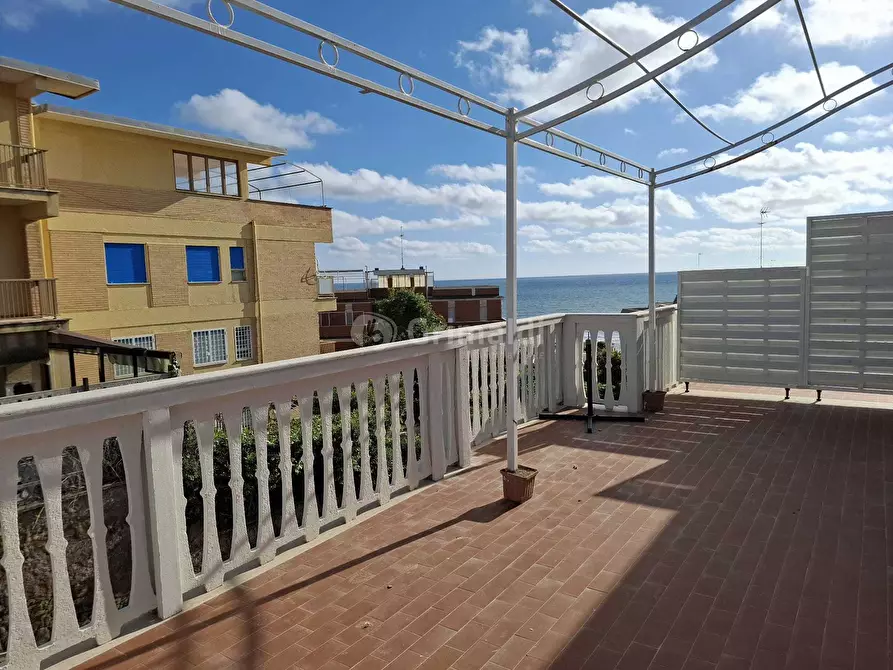 Immagine 1 di Attico in affitto  in Lungomare Enea 140 a Anzio