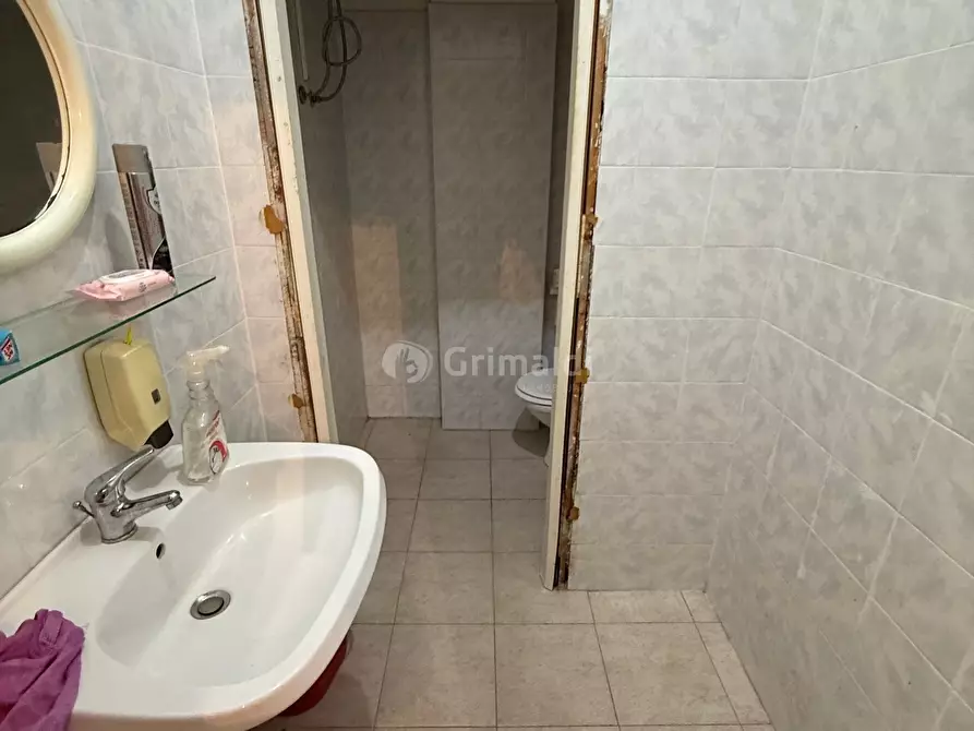 Immagine 14 di Locale commerciale in vendita  in Via Santa Maria 160 a Nettuno