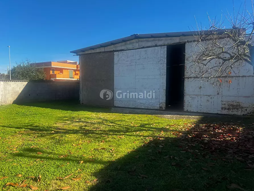Immagine 1 di Magazzino in vendita  in Via del Combattente 1 a Anzio
