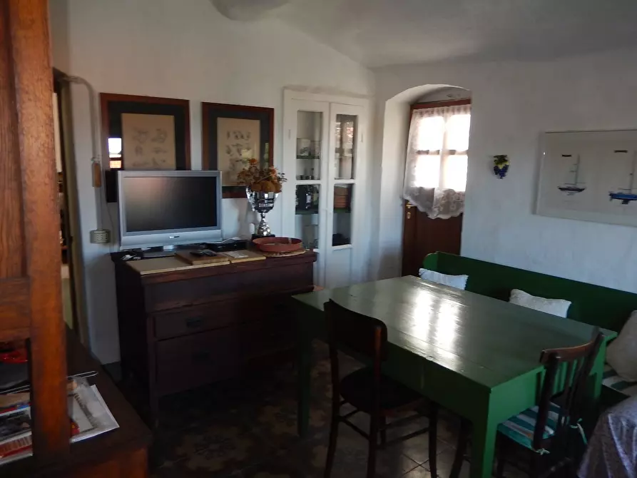 Immagine 7 di Trilocale in vendita  in Via alla Chiesa a Castiglione Chiavarese