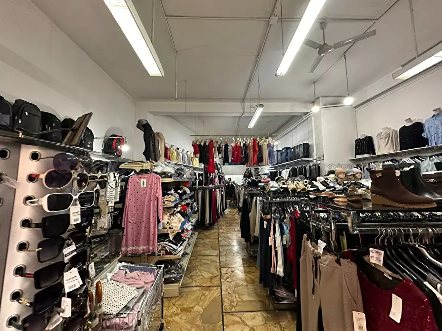 Immagine 2 di Locale commerciale in vendita  in Via Magenta 15 a Chiavari