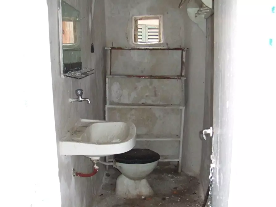 Immagine 9 di Rustico / casale in vendita  in Via Veleura 42 a Castiglione Chiavarese