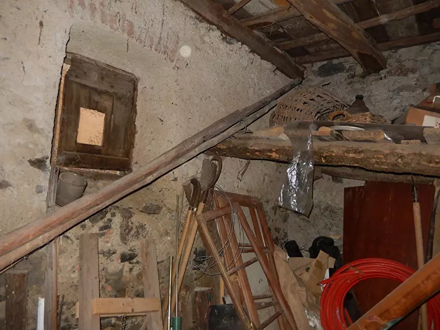 Immagine 10 di Trilocale in vendita  in Via alla Chiesa a Castiglione Chiavarese